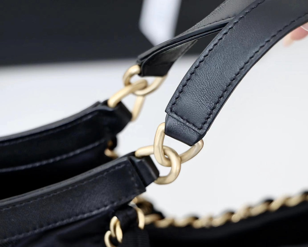 CC 22P Maxi Shopping Bag Black Nylon with Grosgrain