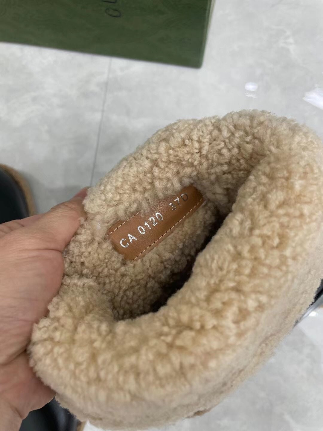 Gucci 2025 Boot Black Beige Sheepskin Wool 564789