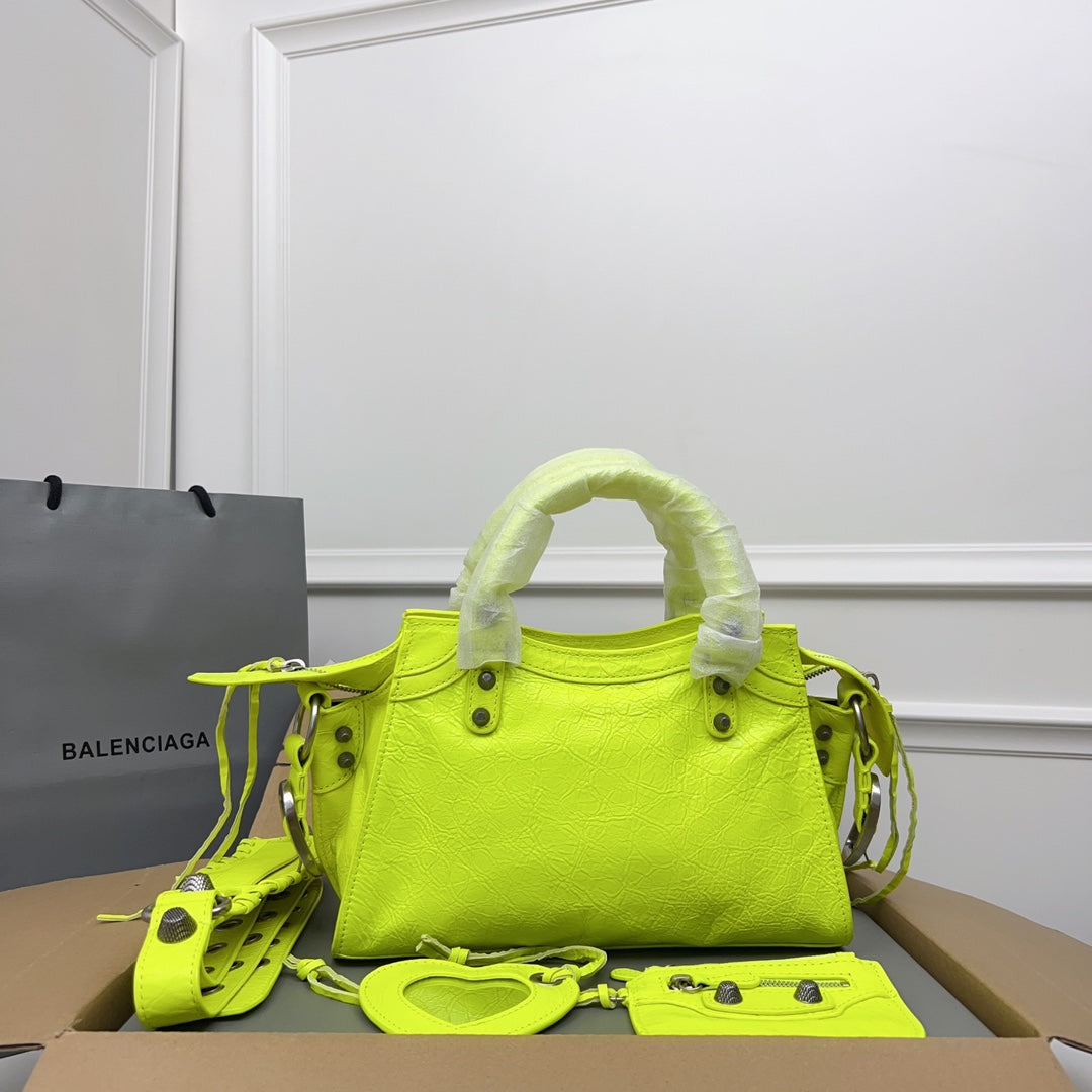 NEO CAGOLE 26 IN PEAR LAMBSKIN