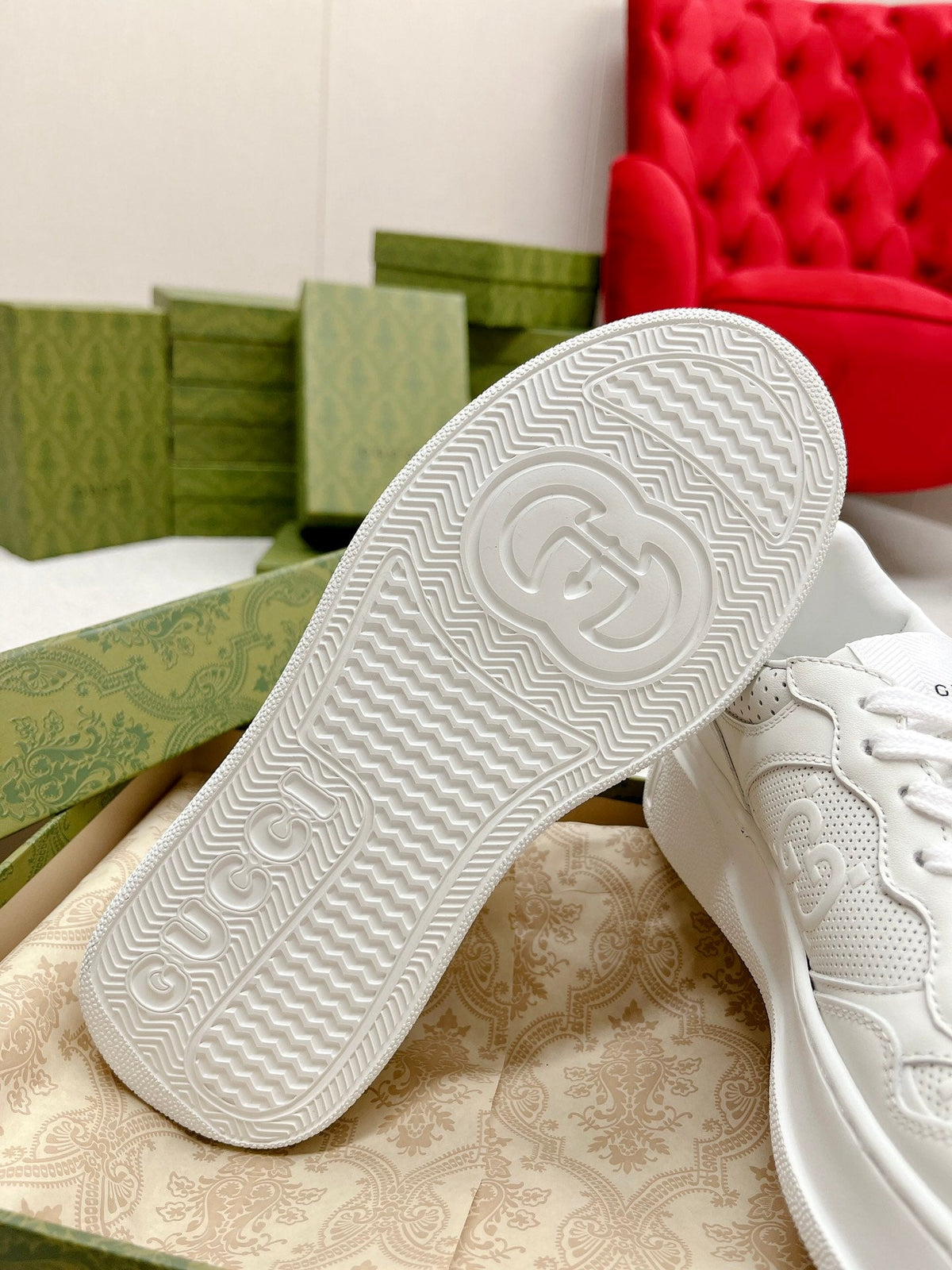 GG EMBOSSED TRAINER WHITE CALFSKIN