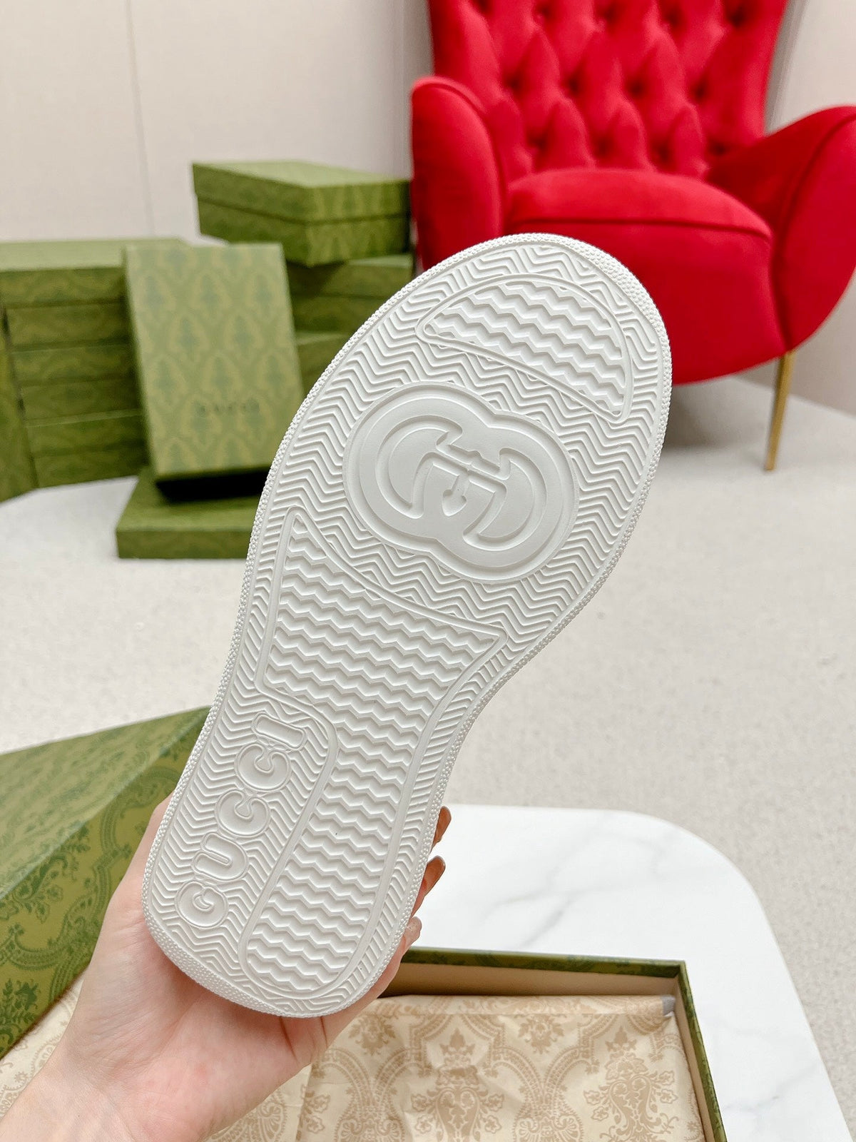 GG TRAINER WHITE CALFSKIN