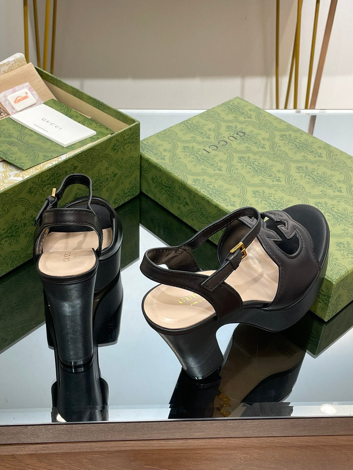 GG 120 INTERLOCKING G SANDAL BLACK CALFSKIN