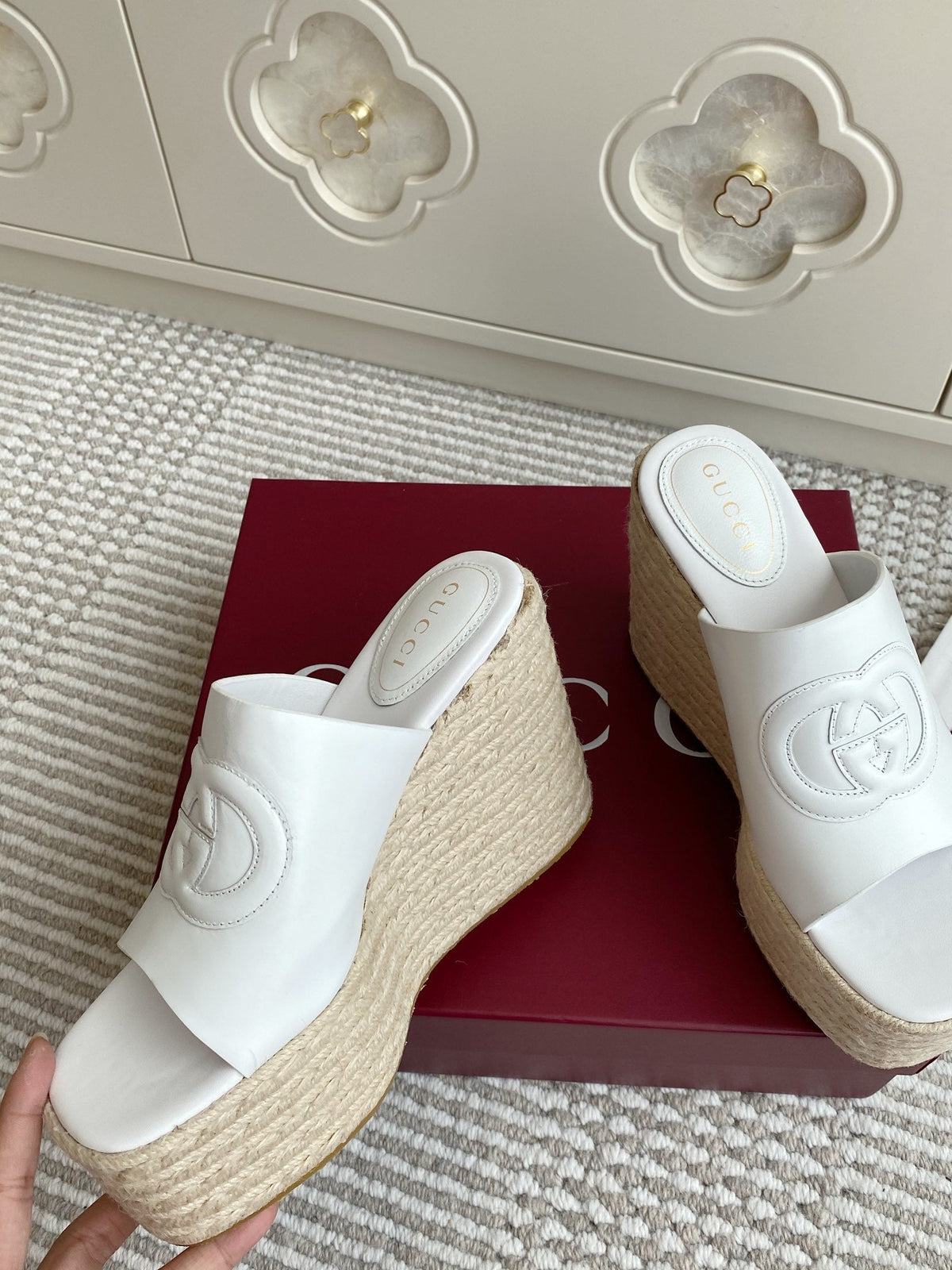 GC 25 Interlocking G Sandal White Cord Cowhide 291034