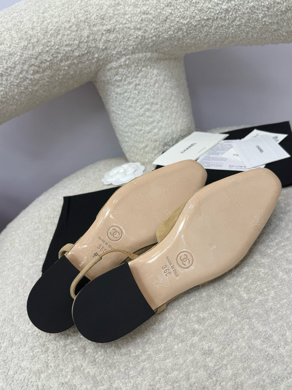 CC 25A Slingback Flat Beige Black Suede