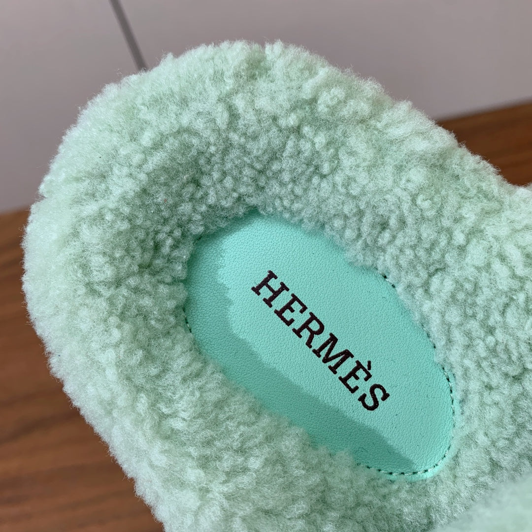HM Chypre Sandal In Light Turquoise Lamb Wool 984178