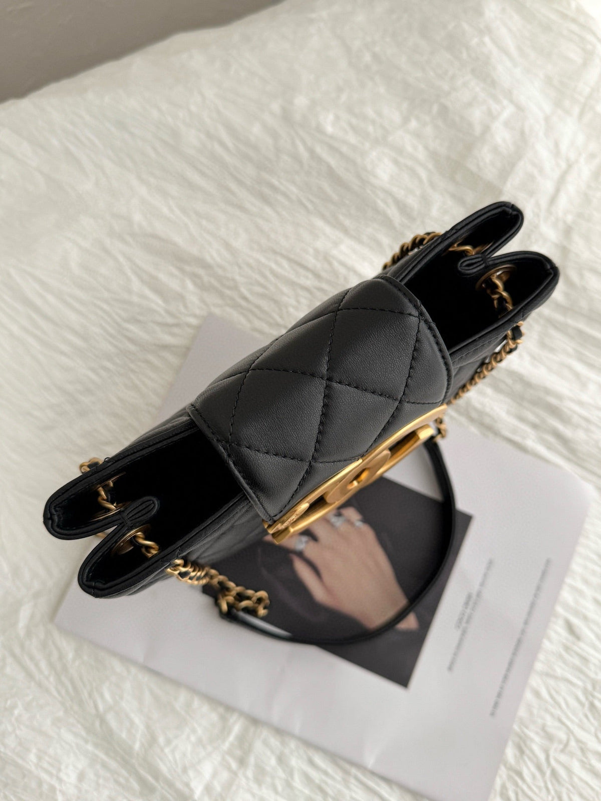 24c cc small shopping bag 21cm black lambskin gold hardware