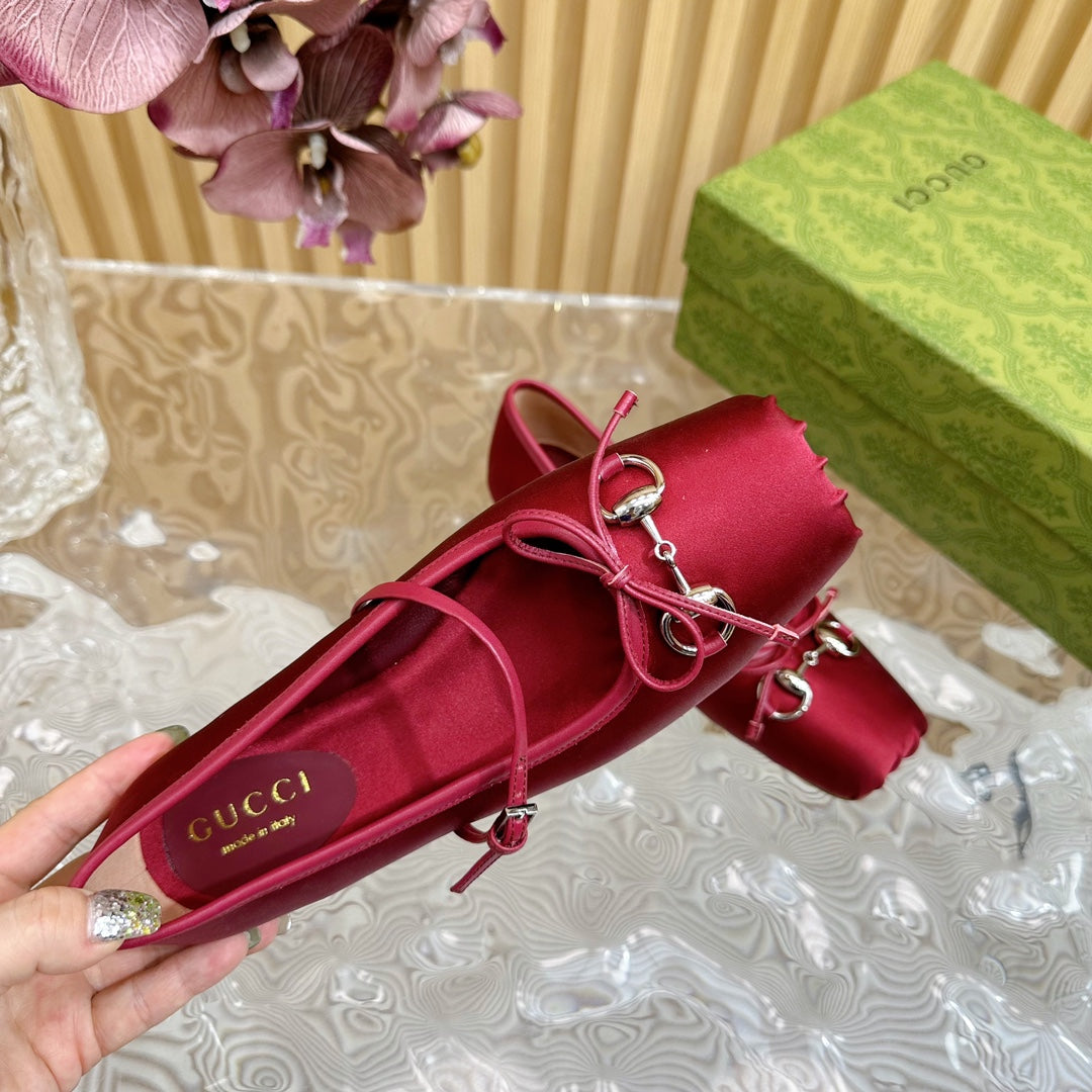 BALLET FLAT IN CHERRY RED SILK