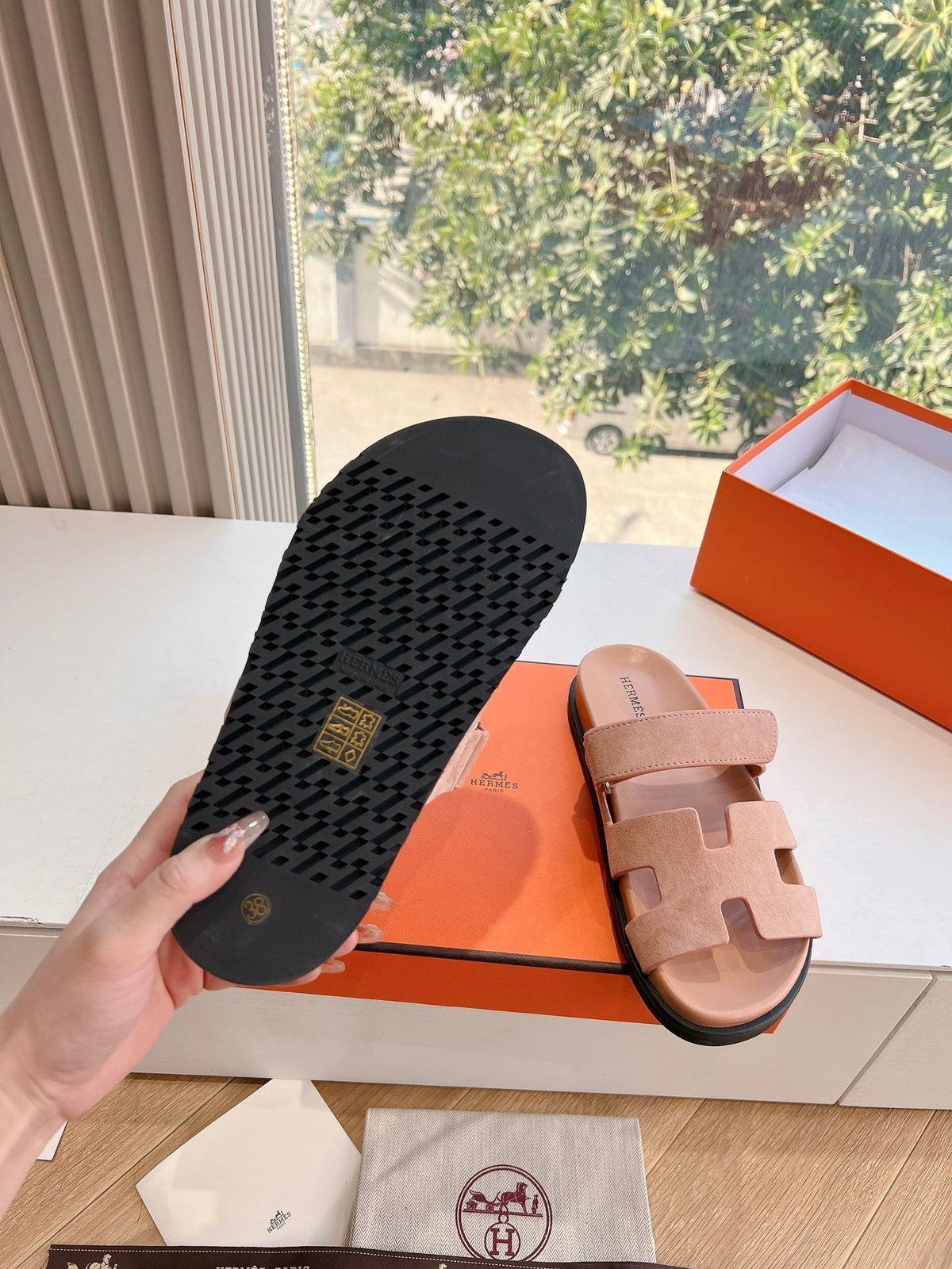 CHYPRE SANDAL IN ROSE PINK SUEDE