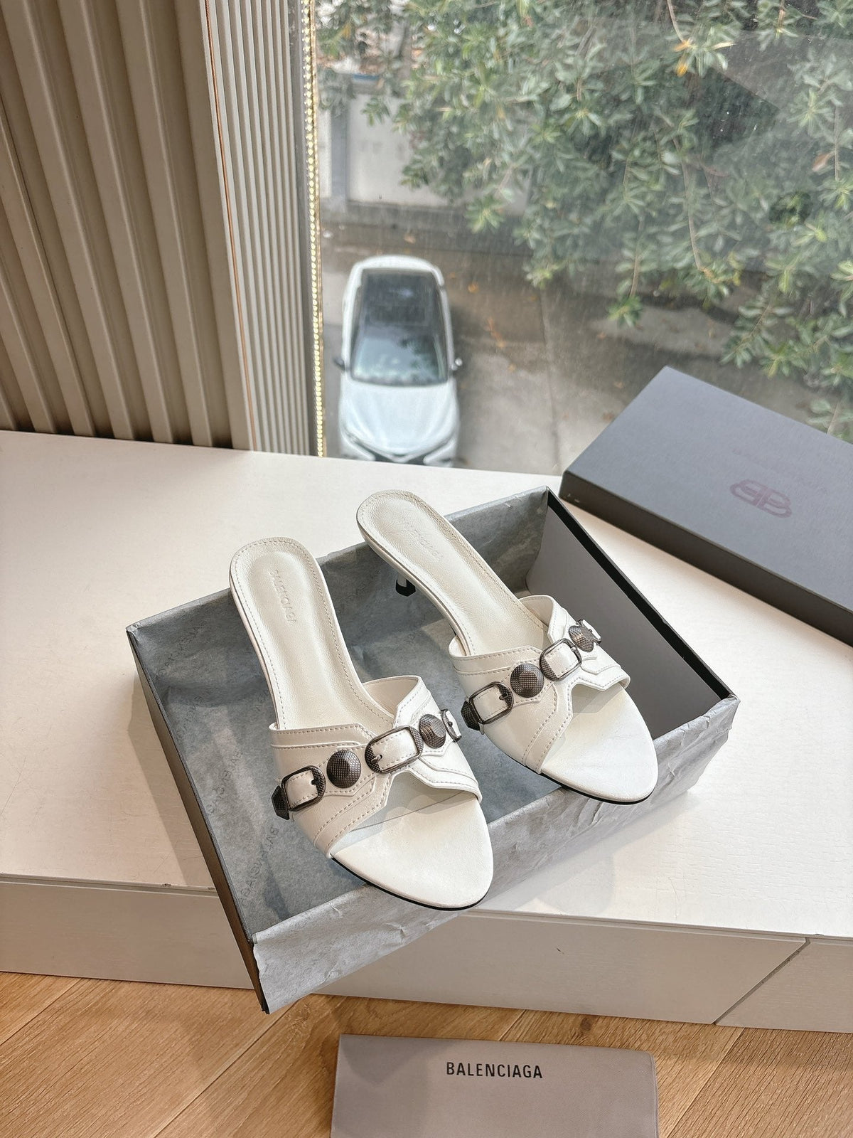 CAGOLE MID-HEEL MULES IN WHITE CALFSKIN