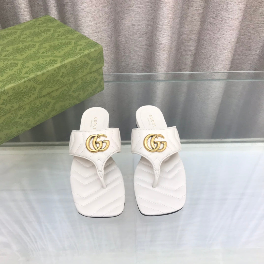 GG marmont logo - embellished mattelasse leather sandal in white