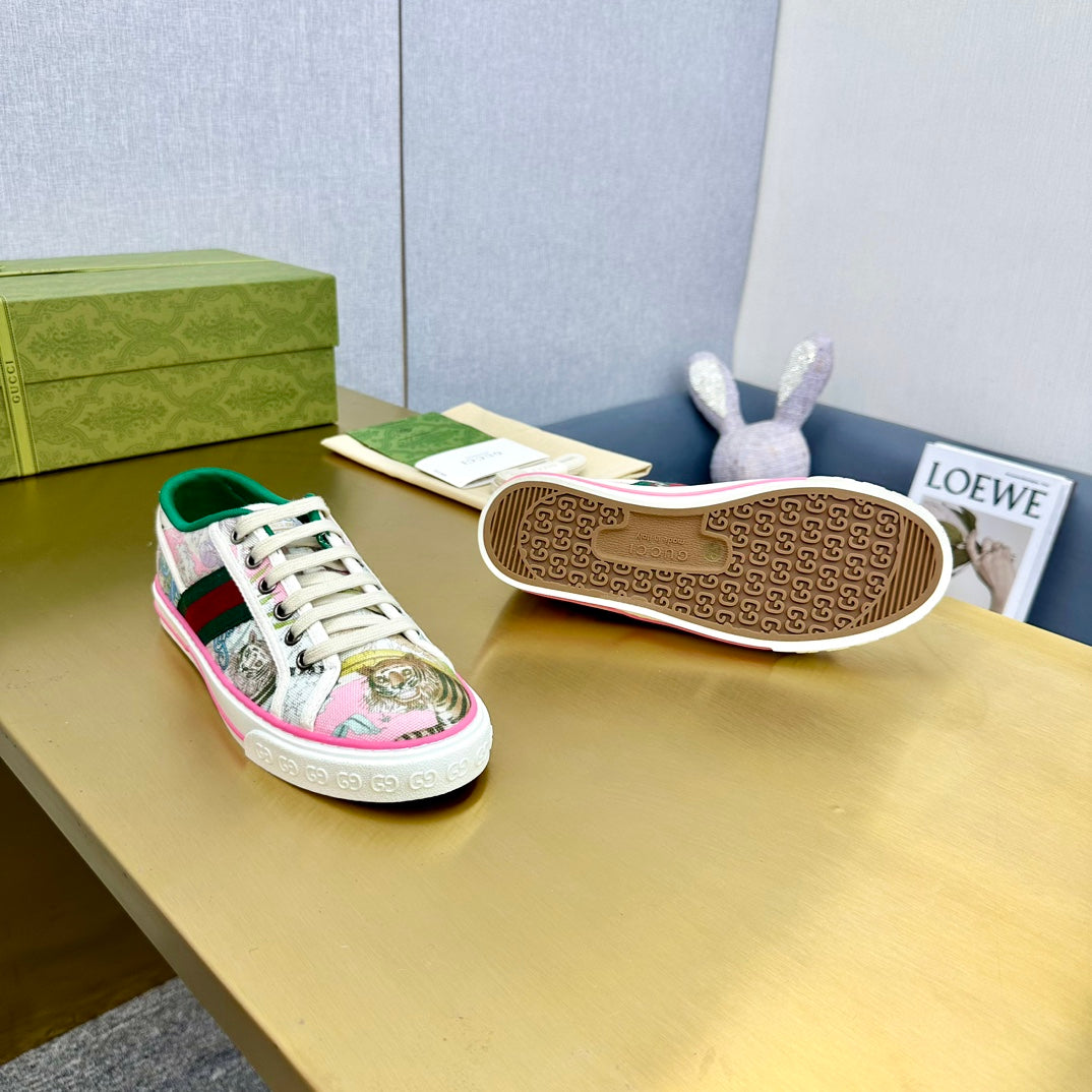 GG TENNIS 1977 TRAINER CANVAS WITH TIGER MOTIF