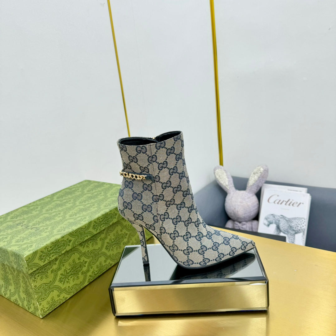 GG SIGNORIA ANKLE BOOT IN PALE GRAY MONOGRAM CANVAS