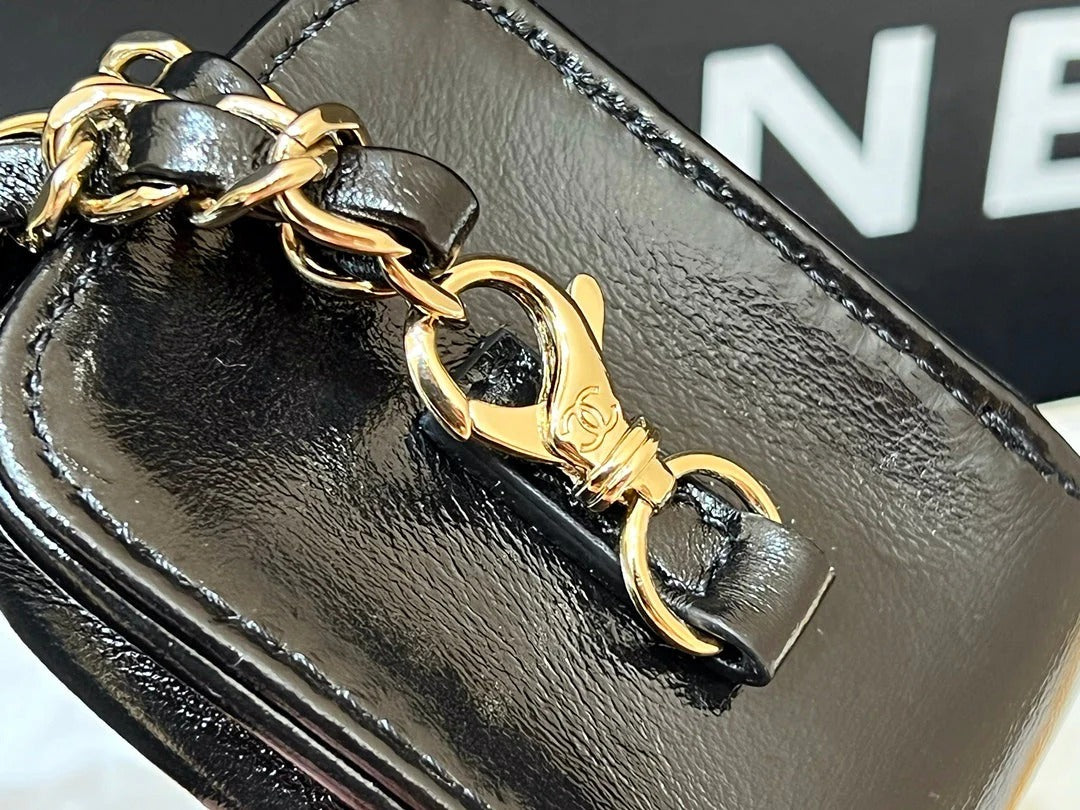 CHANEL 25S BACKPACK 23 IN BLACK SHINY CALFSKIN GOLD HARDWARE