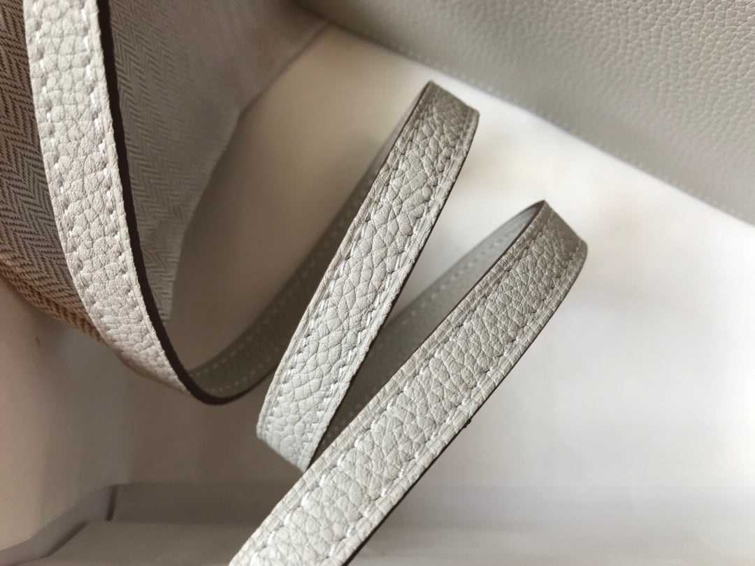 HM SAC ROULIS 18 WHITE TOGO LEATHER