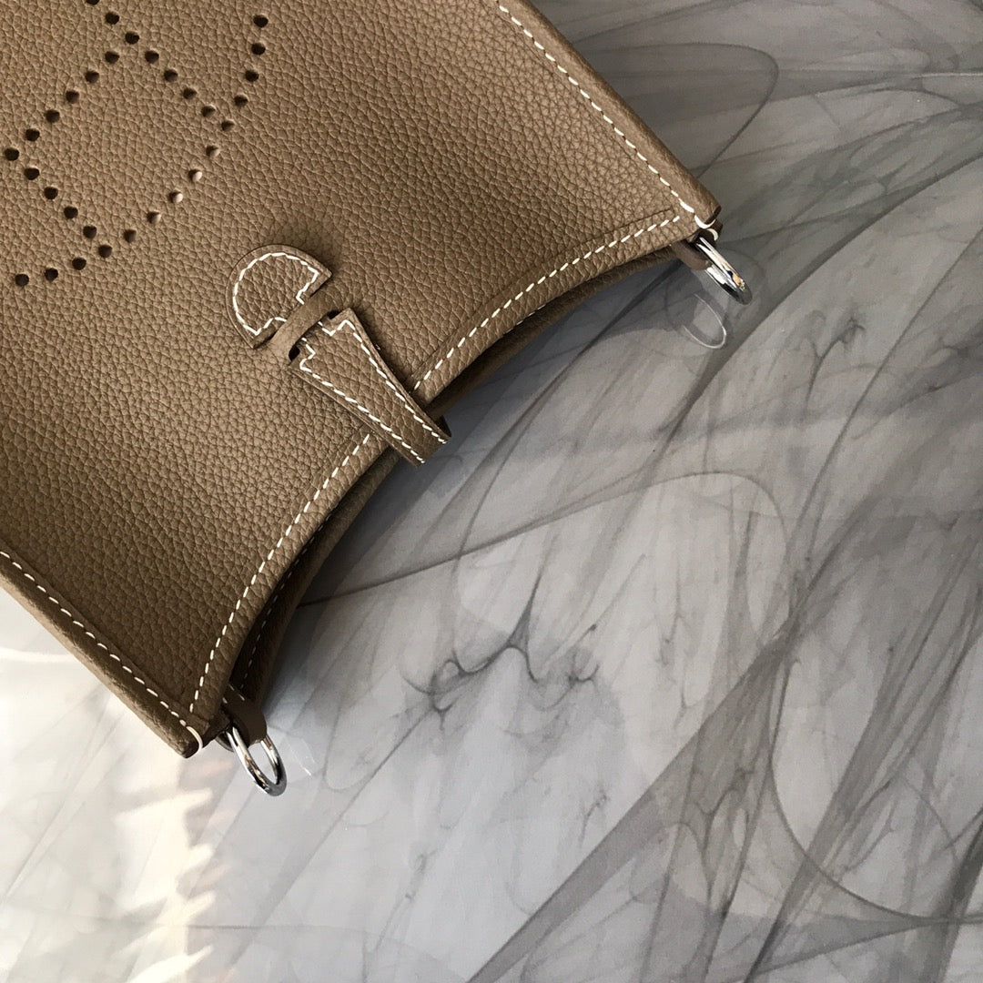 HM EVELYNE MINI 18 ASH BROWN TOGO