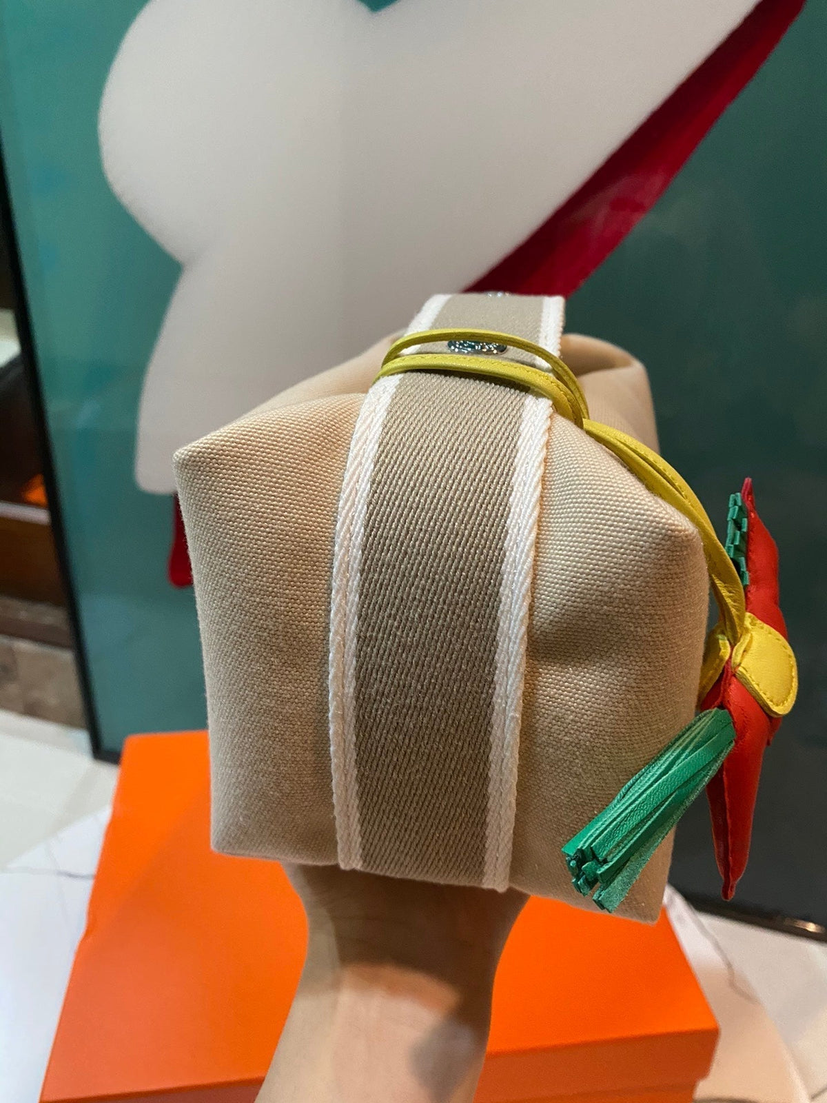 HM BRIDE-A-BRACE 21 KHAKI CANVAS