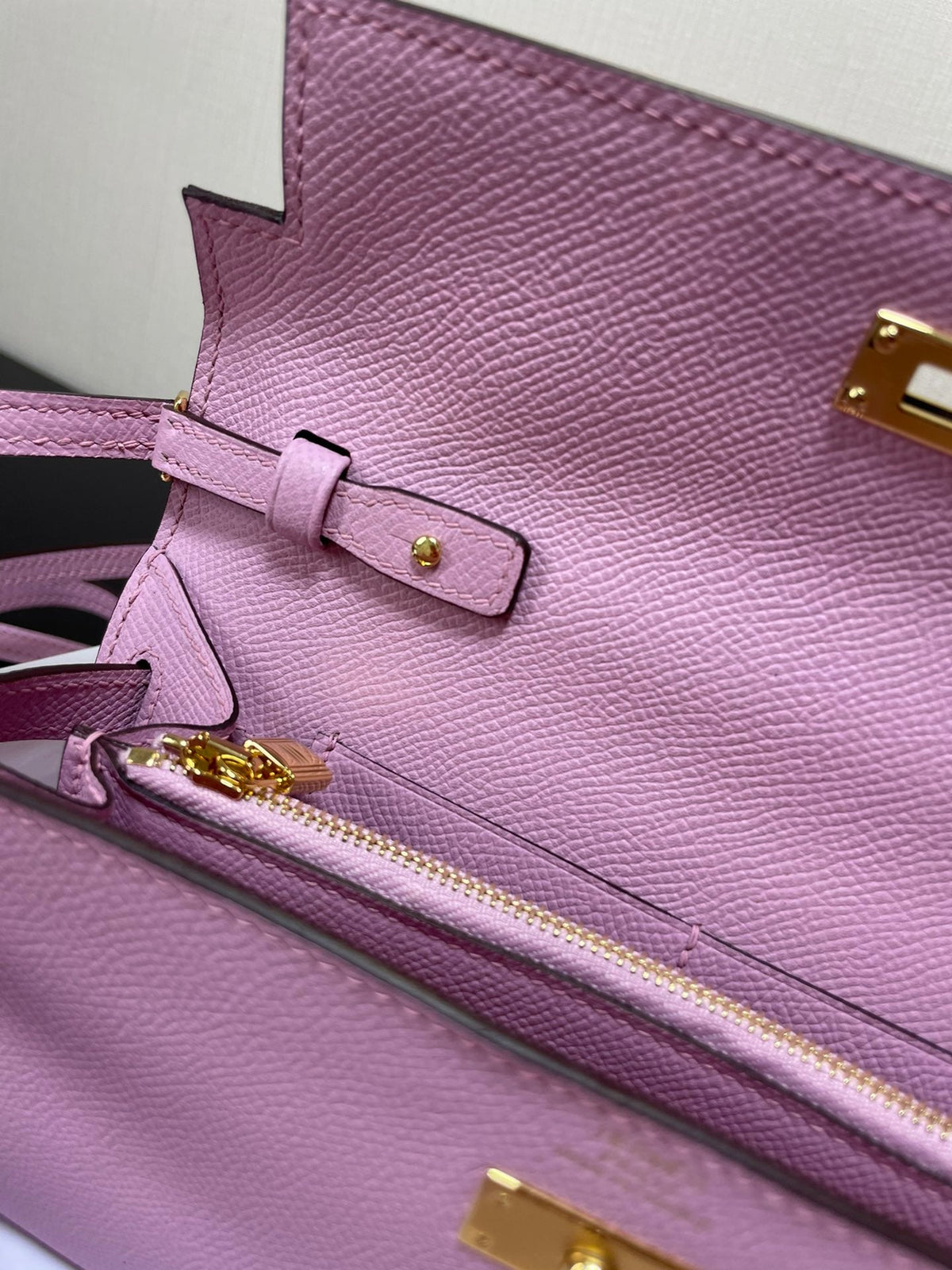kelly woc 20.5 light pink epsom gold hardware