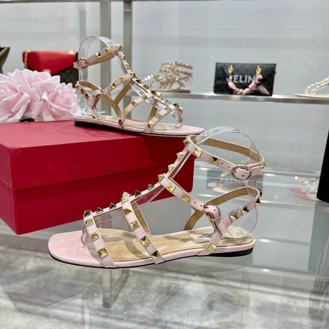 ROCKSTUD SANDAL WITH STRAPS IN BLUSH PINK CALFSKIN