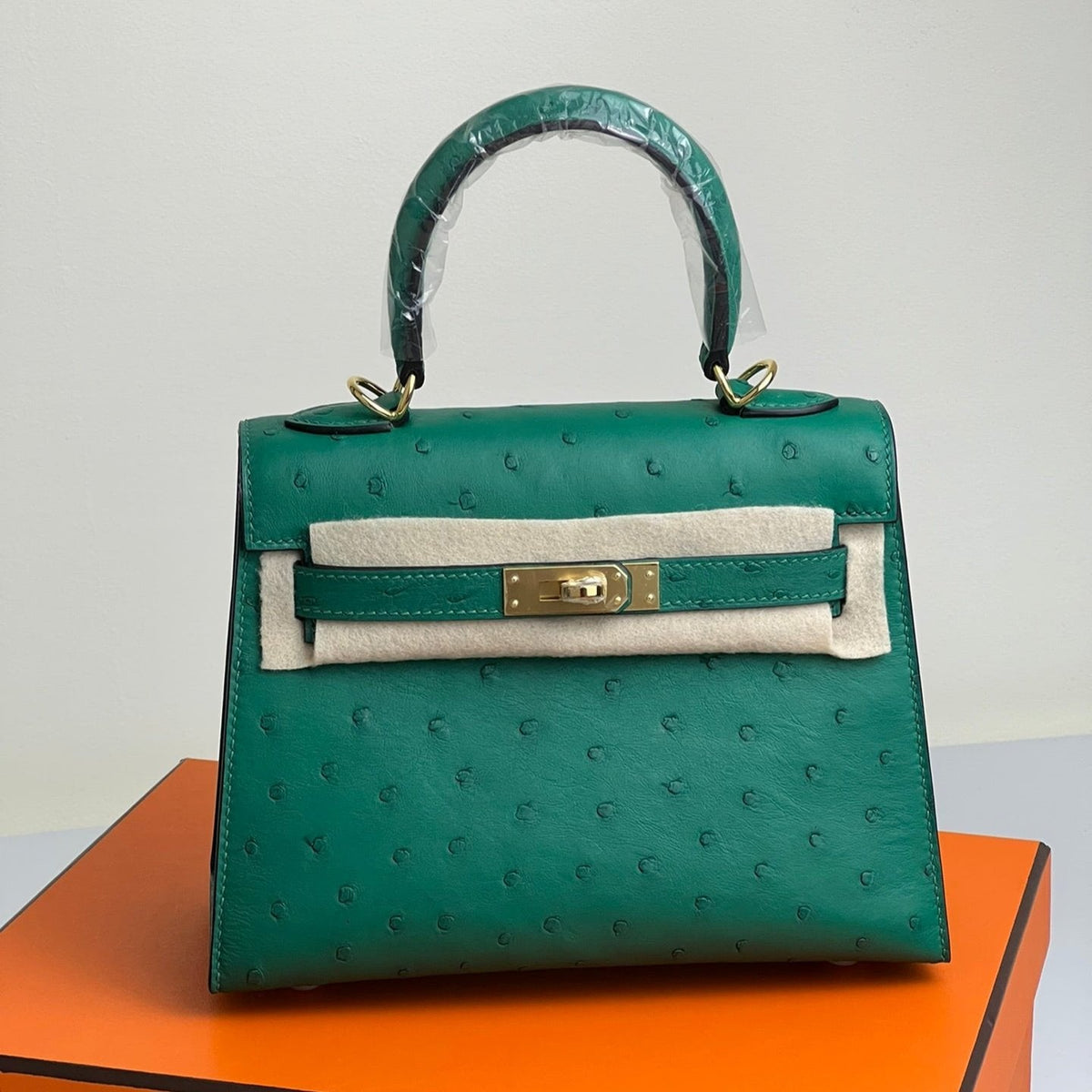 KELLY BAG 20 IN TEAL GREEN OSTRICH LEATHER WITH GOLD HARDWARE (MADE - TO - ODER)