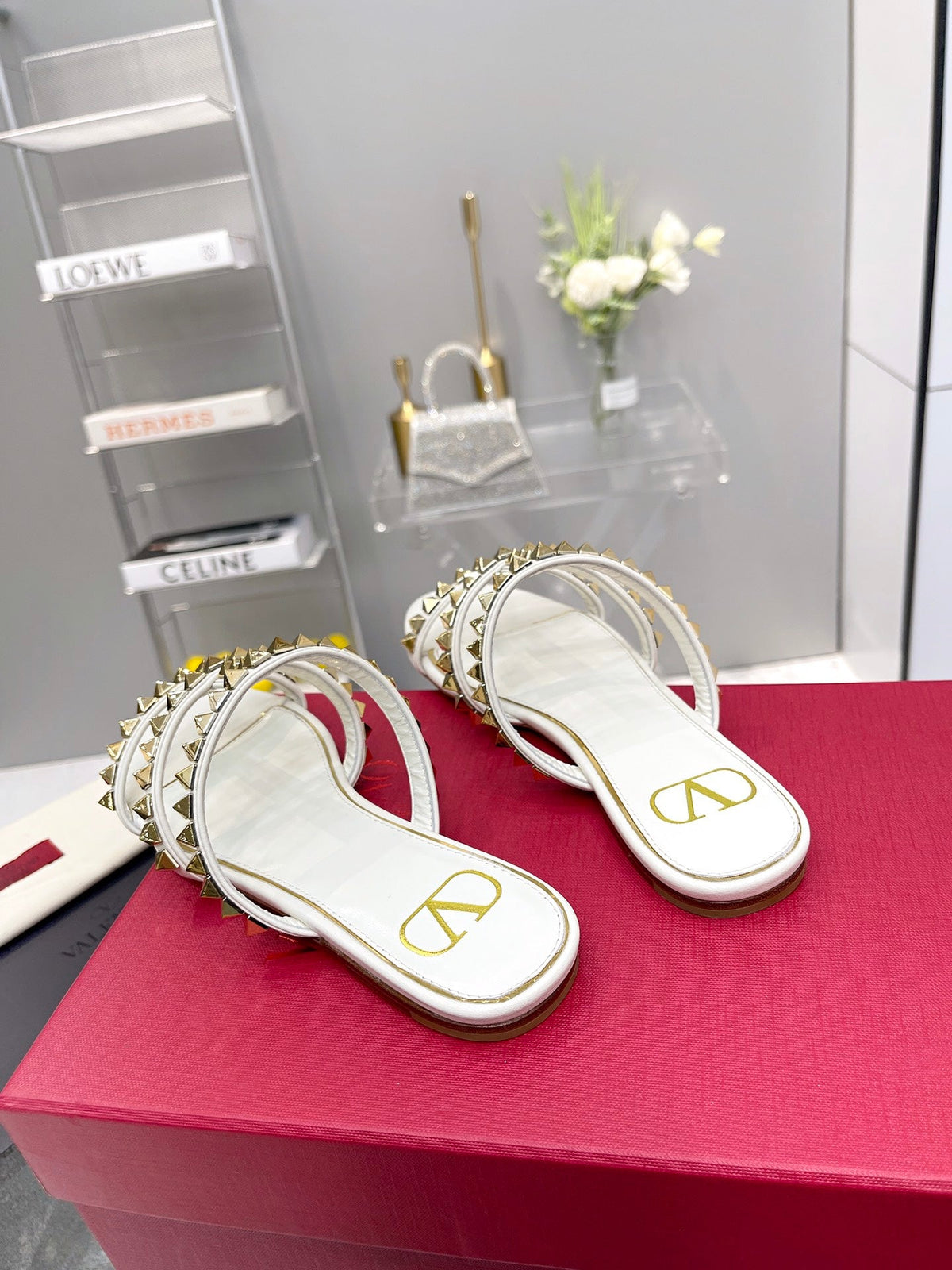 VT 26s Rockstud Flat Sandals White Sheepskin 714934