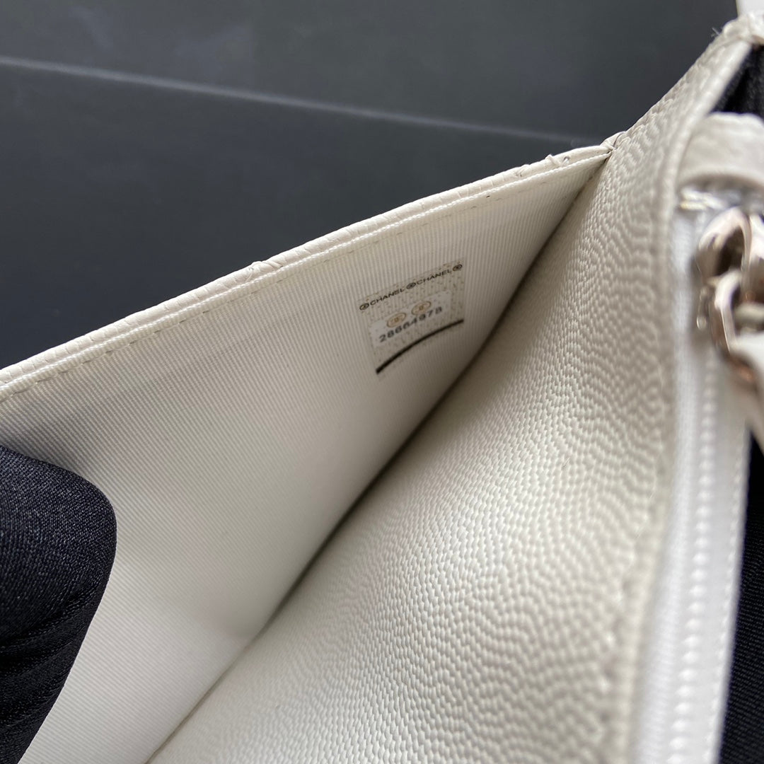 CC Classic Woc 20cm White Grained Calfskin Black Hardware