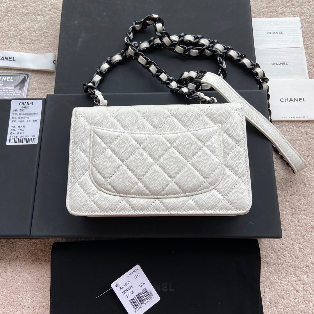 CC Classic Woc 20cm White Grained Calfskin Black Hardware