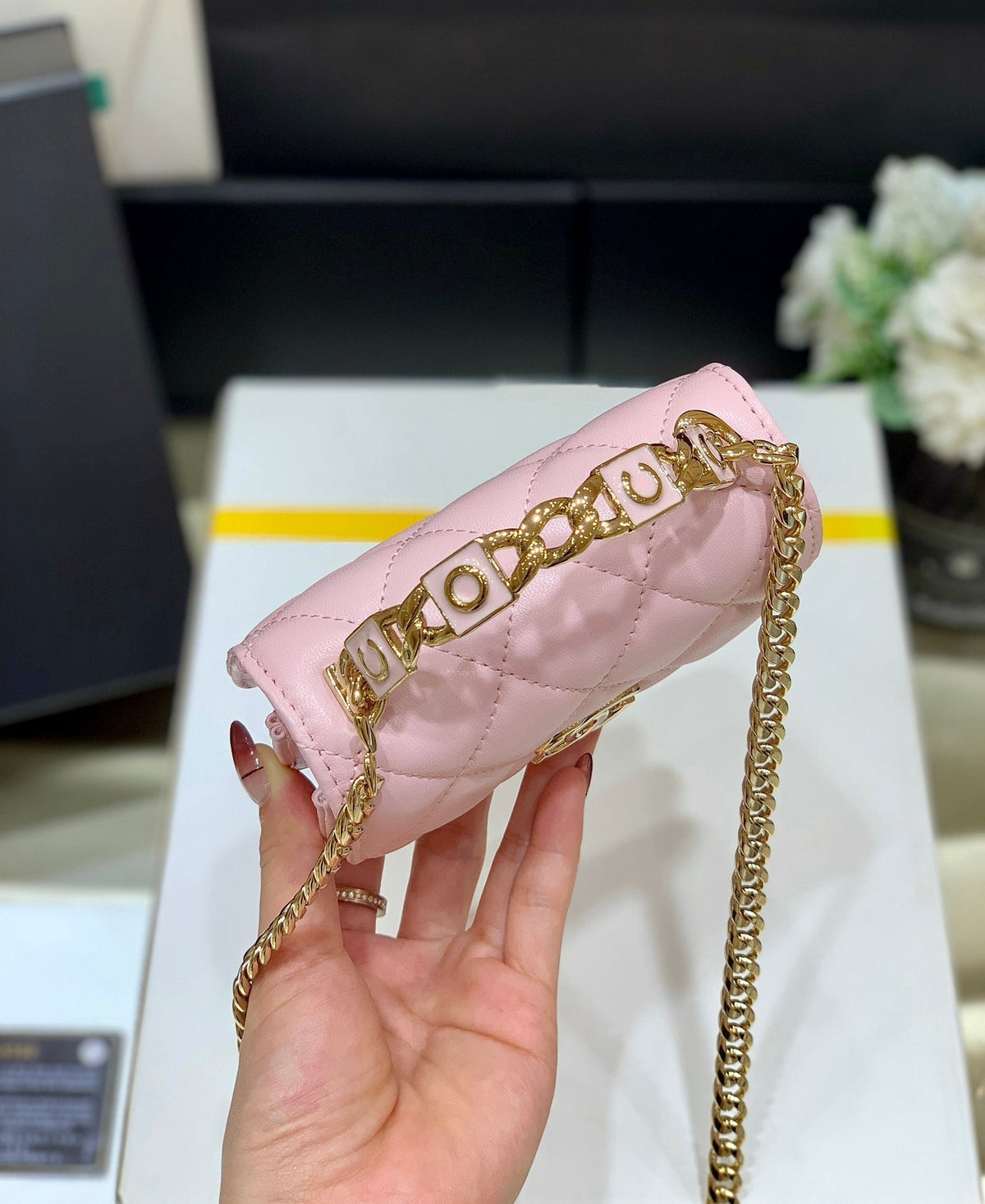 CC Handle Small Shoulder Bag 13cm Pink Sheepskin