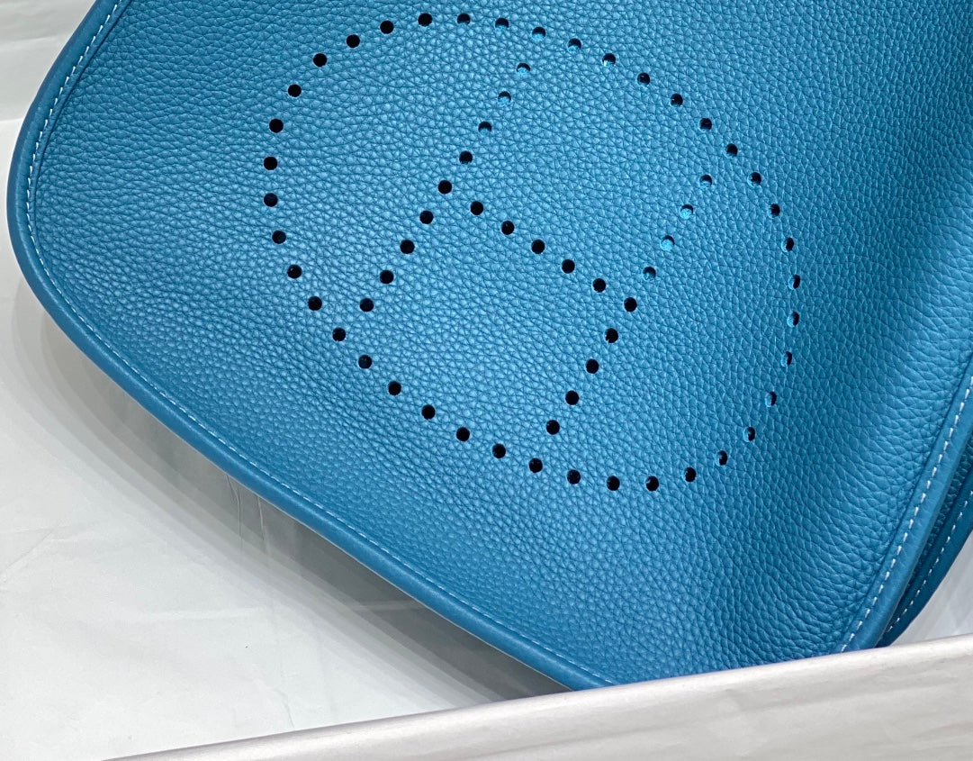 Evelyne 29cm Blue Togo Shw