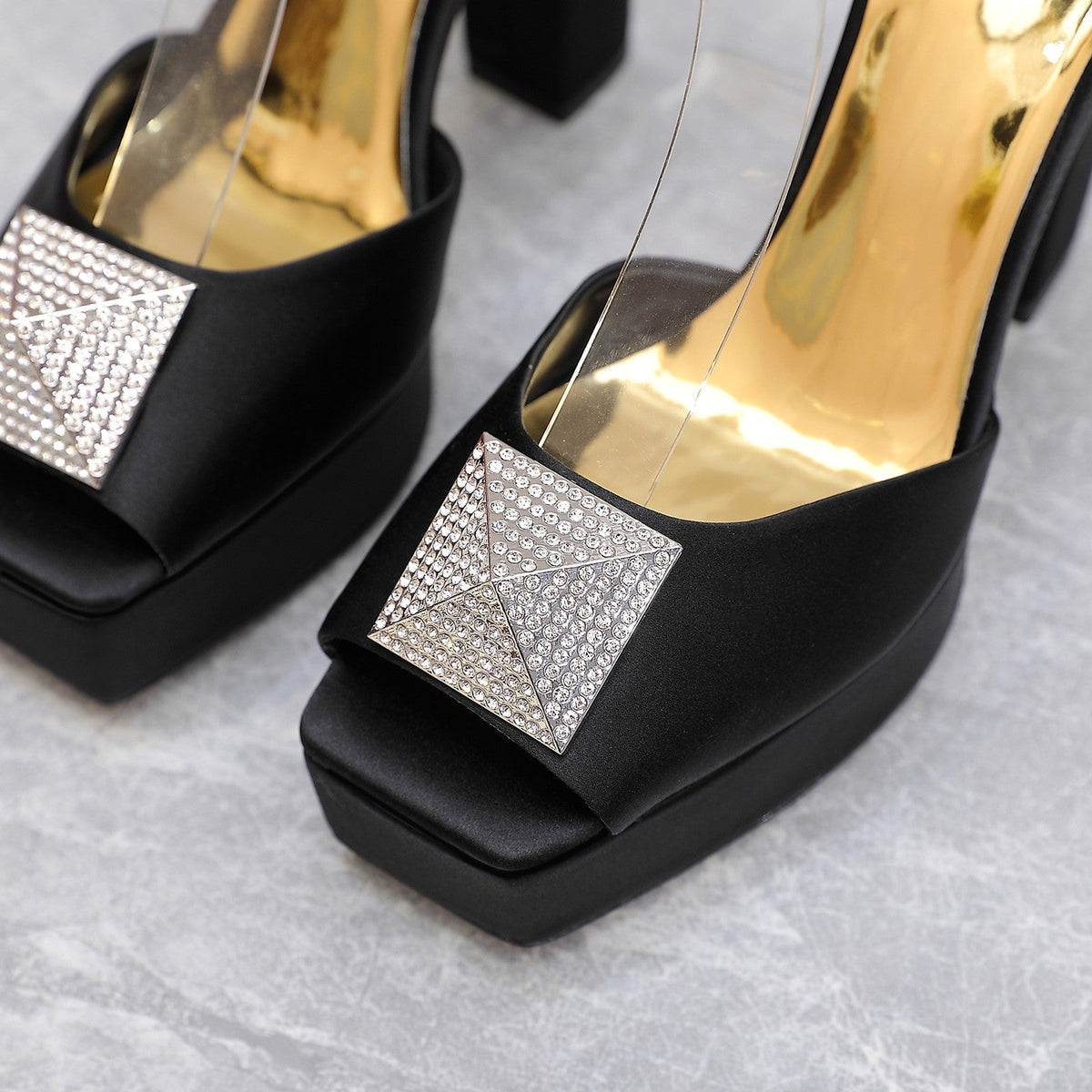 Open Toe Pump With One Stud Diamond Patent Black Leather 130MM