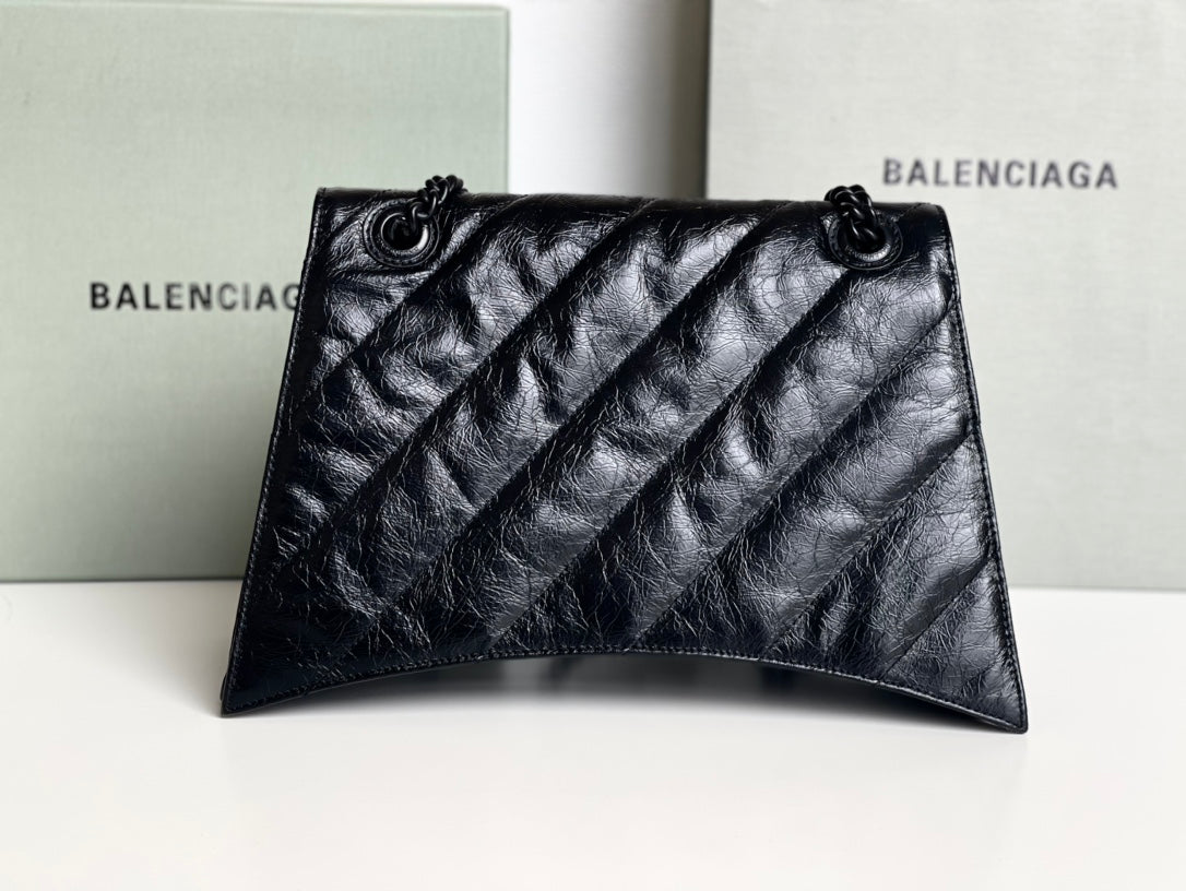 CRUSH MEDIUM CHAIN BAG 31 IN BLACK QUILTED CRUSHED CALFSKIN BLACK HARDWARE