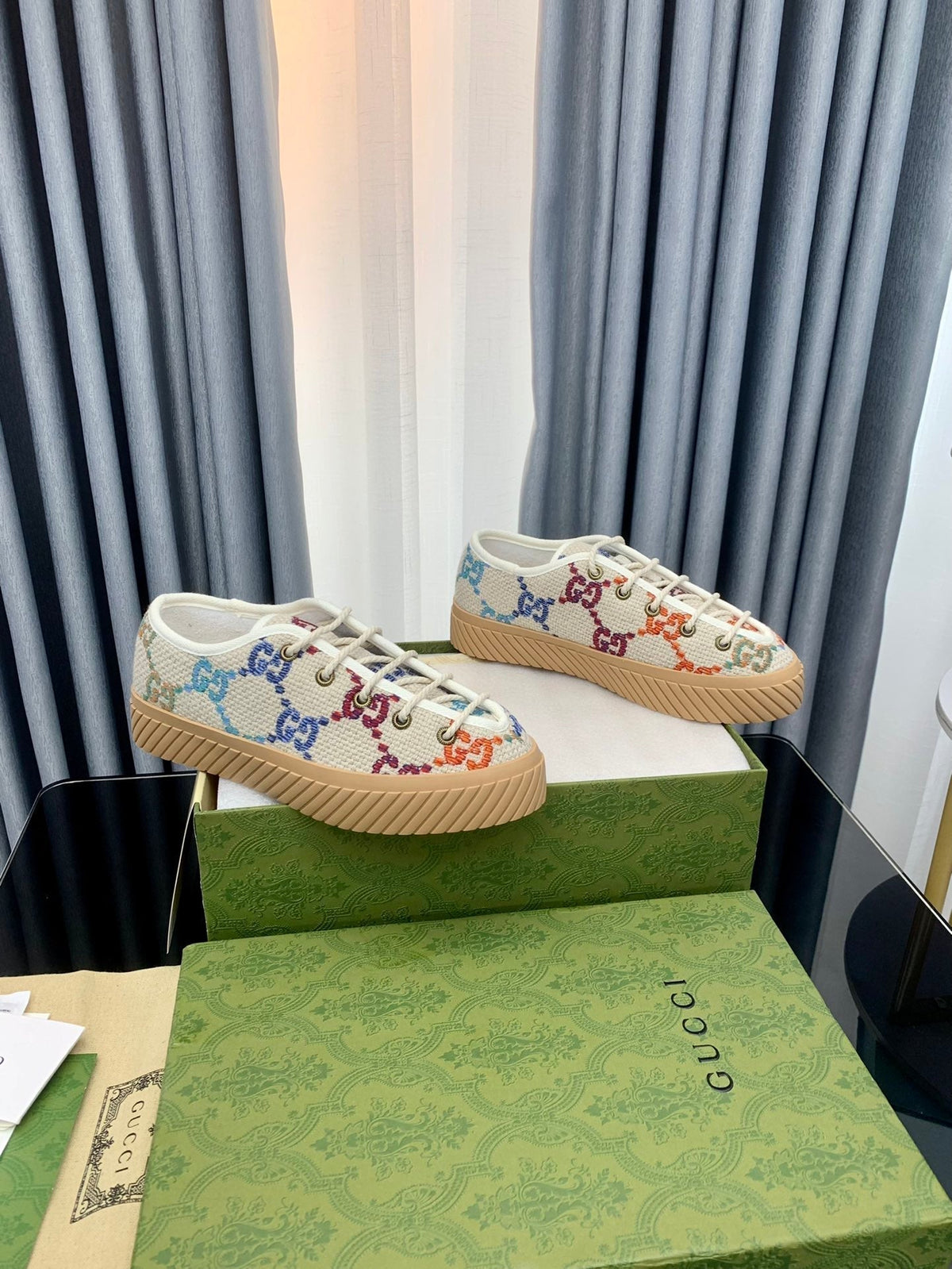 GG UNIQUE SNEAKER THICK-SOLE BEIGE CANVAS WITH PATTERN