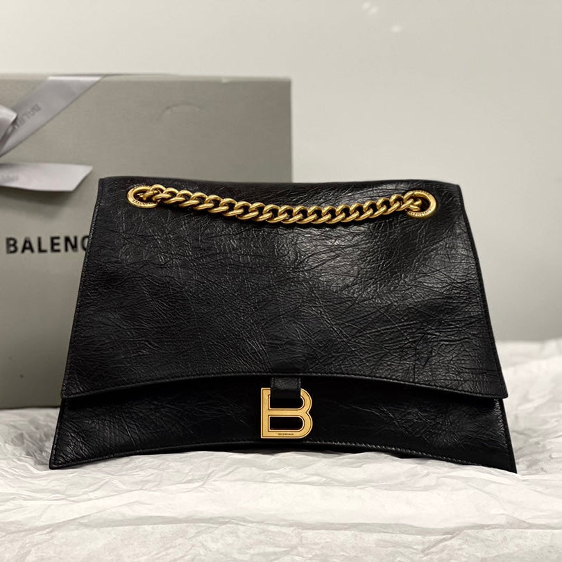 CRUSH MEDIUM CHAIN BAG 31 IN BLACK CRUSHED CALFSKIN GOLD HARDWARE