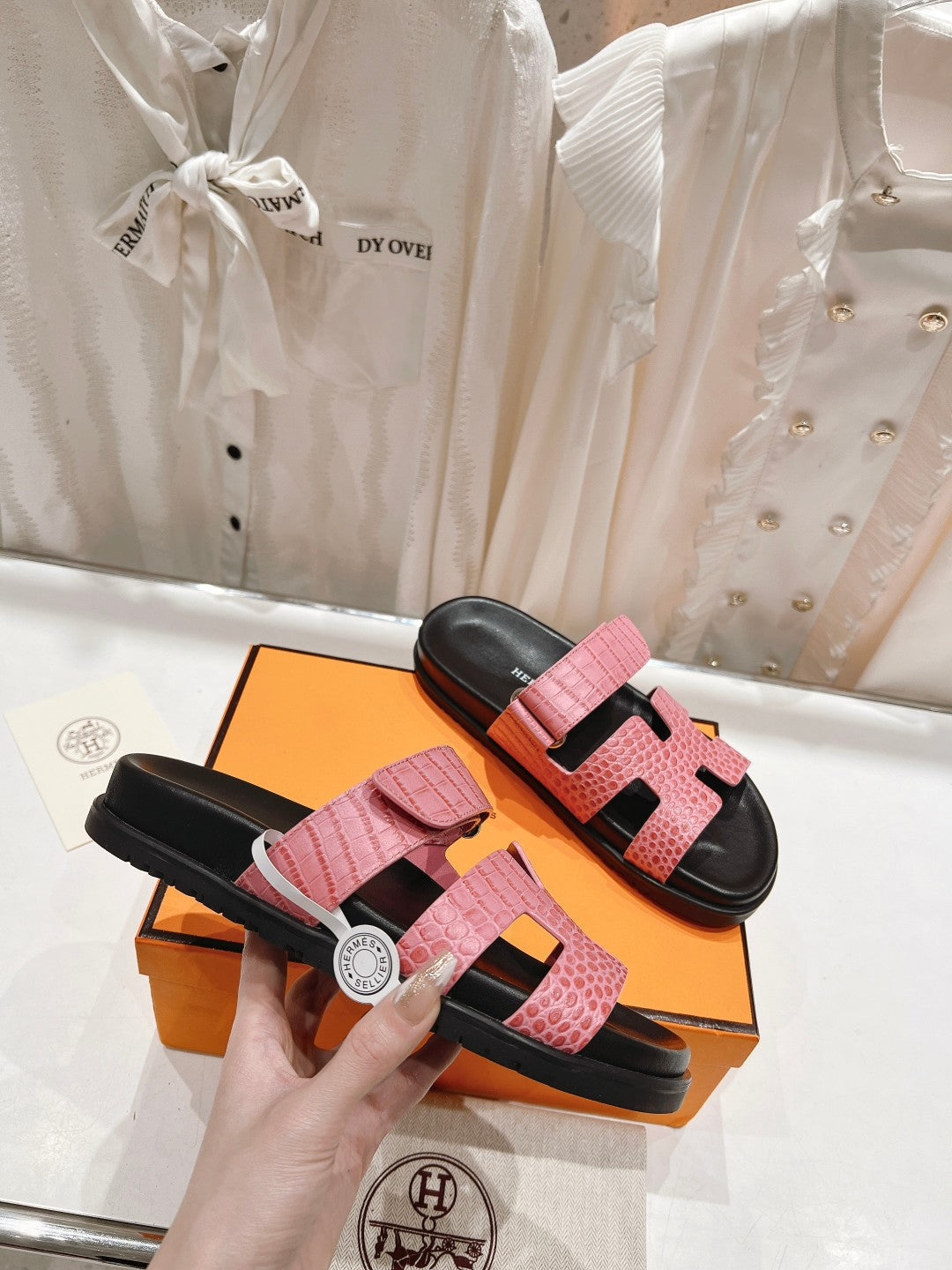 CHYPRE SANDAL BLACK AND BRIGHT PINK LAMBSKIN