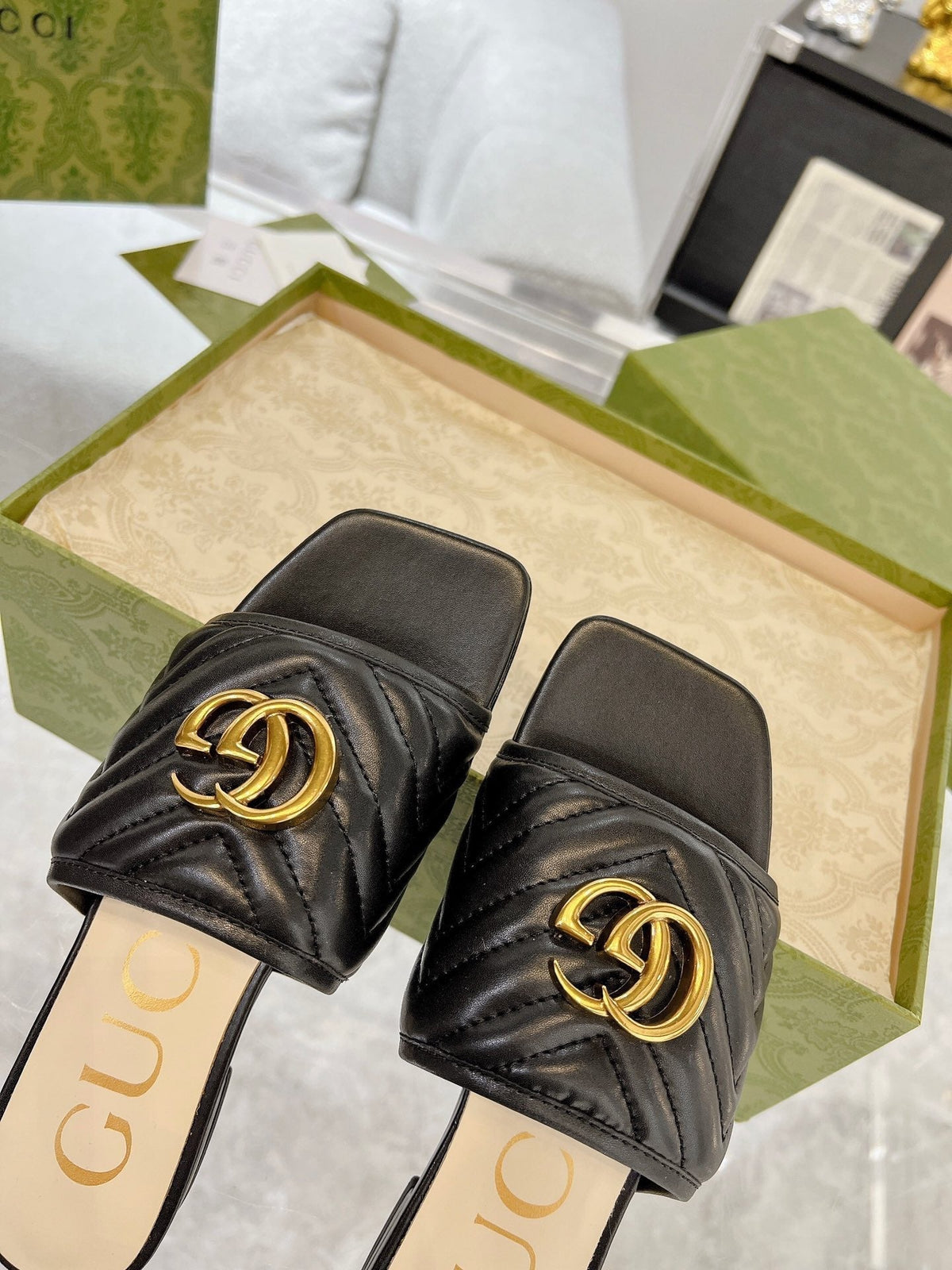GG EXCLUSIVE SLIDE SANDAL BLACK CALFSKIN