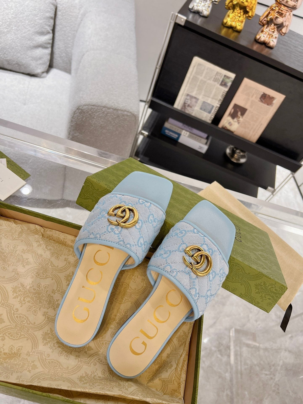 GG EXCLUSIVE SLIDE SANDAL SKY FABRIC