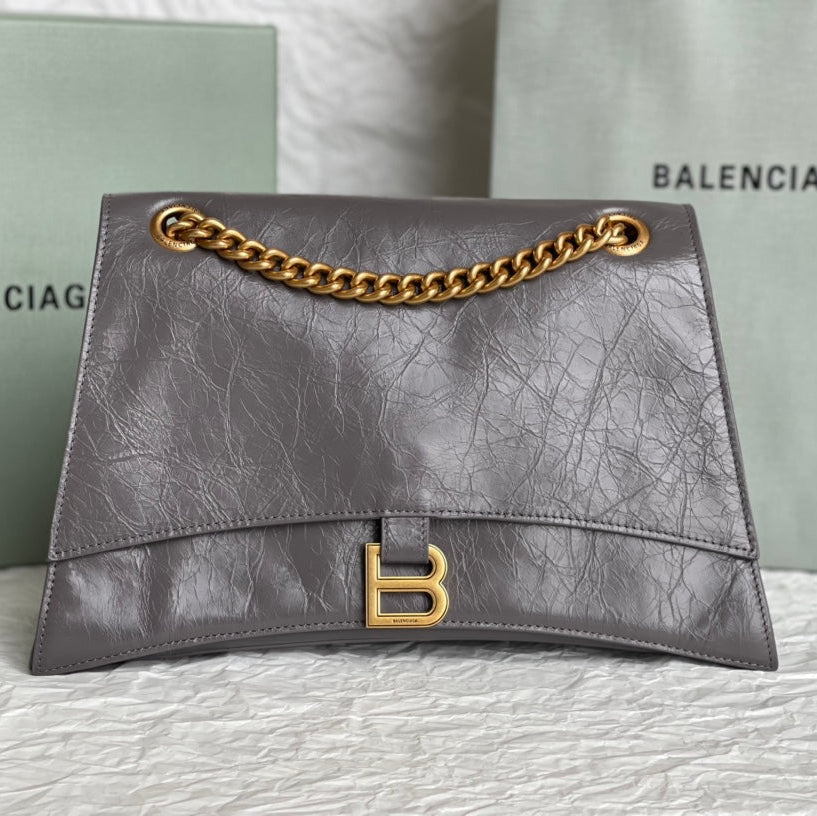 CRUSH MEDIUM CHAIN BAG 31 IN SUVA GRAY CRUSHED CALFSKIN GOLD HARDWARE