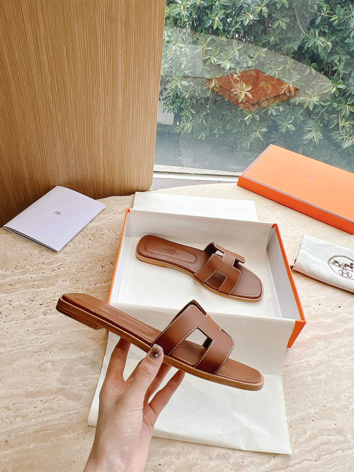 HM 25 Oran Sandal Brown Calfskin