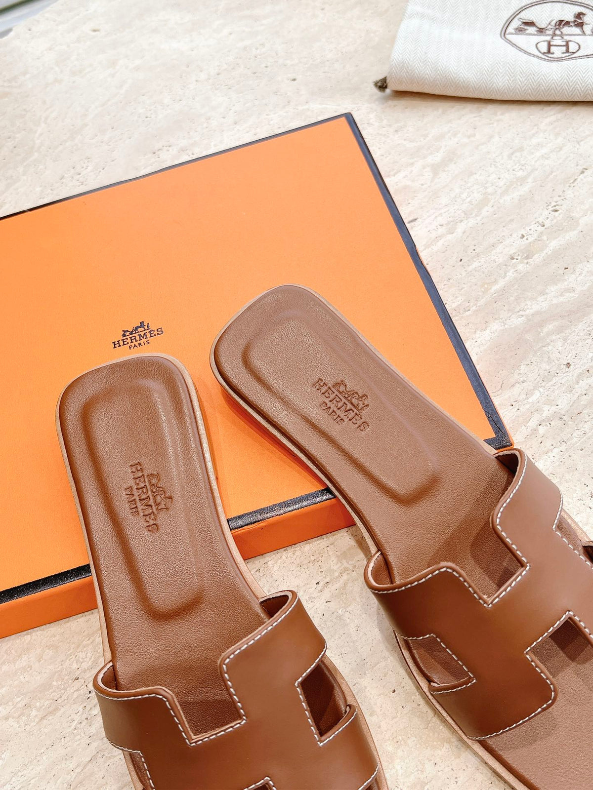 HM 25 Oran Sandal Brown Calfskin