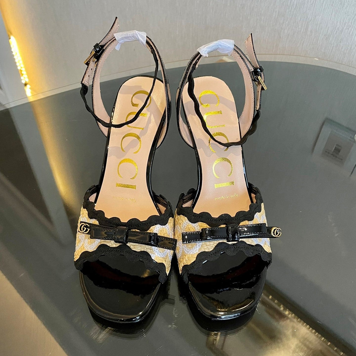 GG Kertu Heel Sandals 8cm Beige Black Raffia Leather 695685