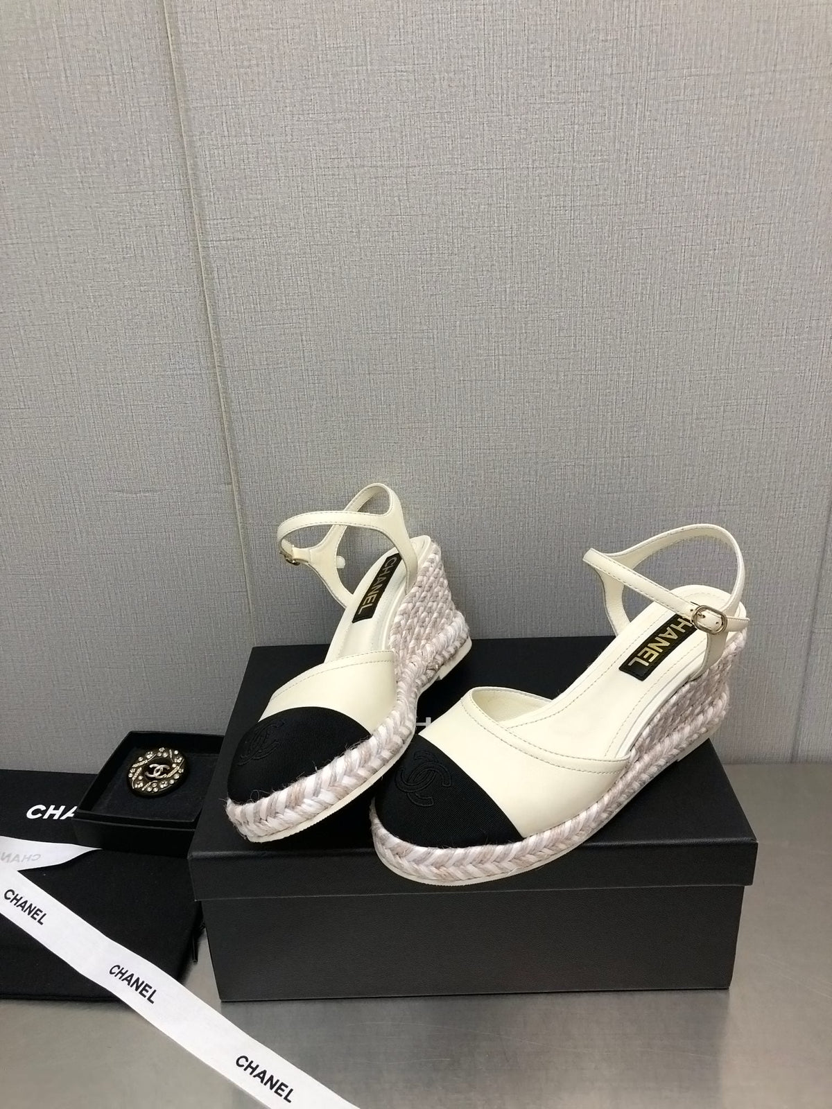 MARY JANE WEDGE WHITE LAMBSKIN