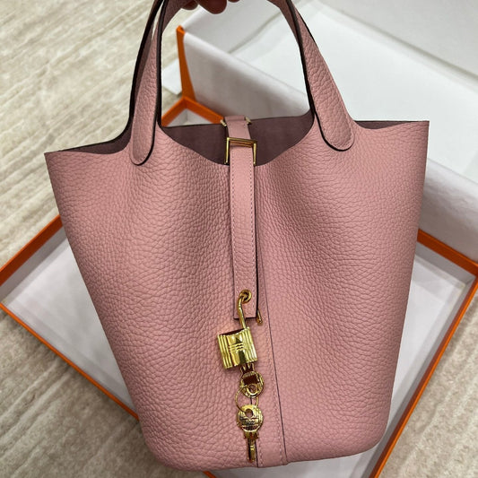 HM PICOTIN LOCK 18 BABY PINK TOGO LEATHER