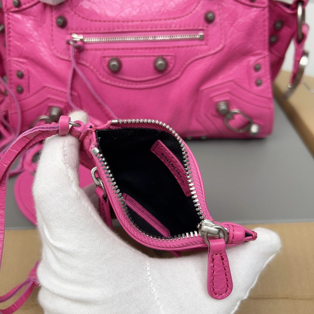 NEO CAGOLE 26 IN DEEP PINK LAMBSKIN