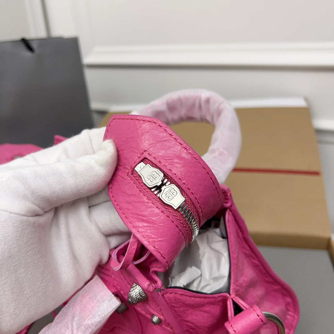 NEO CAGOLE 26 IN DEEP PINK LAMBSKIN