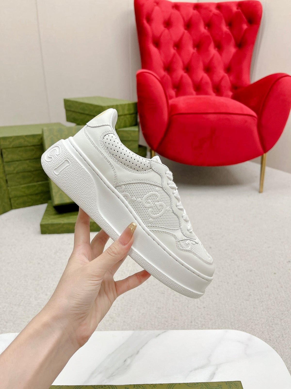 GG EMBOSSED TRAINER WHITE CALFSKIN