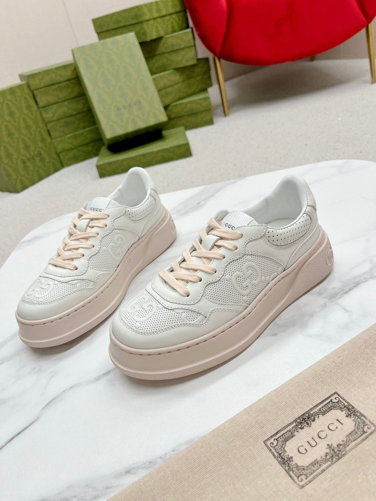 GG EMBOSSED TRAINER WHITE AND PASTEL PINK CALFSKIN