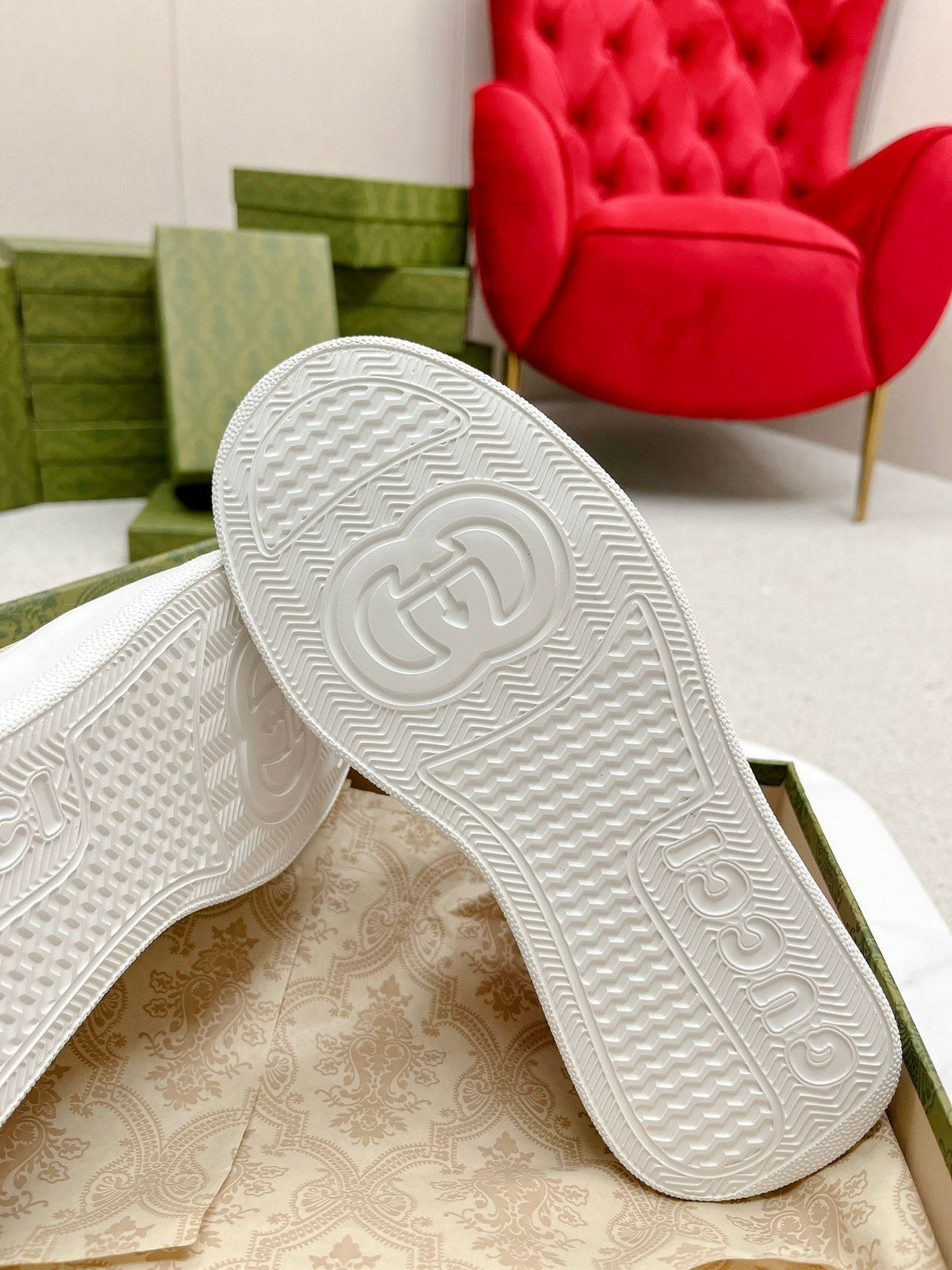 GG TRAINER LIGHT GRAY AND PURPLE CALFSKIN