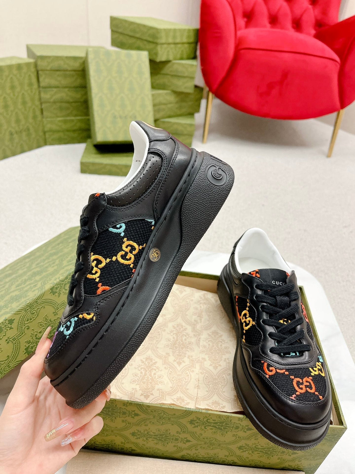 GG TRAINER BLACK CALFSKIN WITH PATTERN