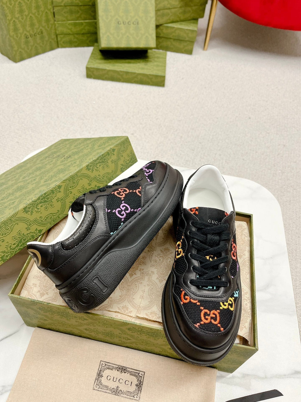 GG TRAINER BLACK CALFSKIN WITH PATTERN