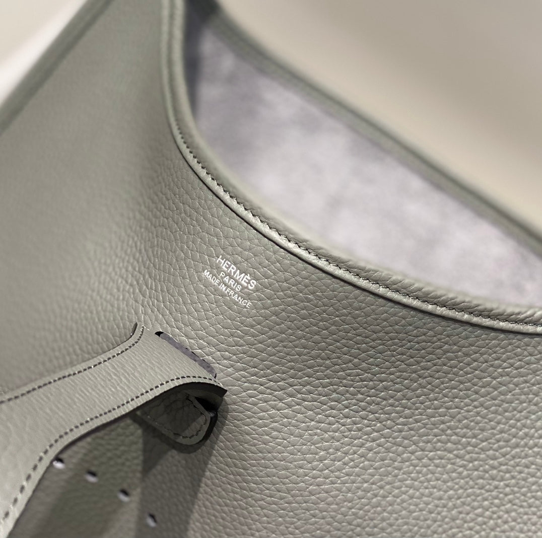 Evelyne 29cm Grey Togo Shw