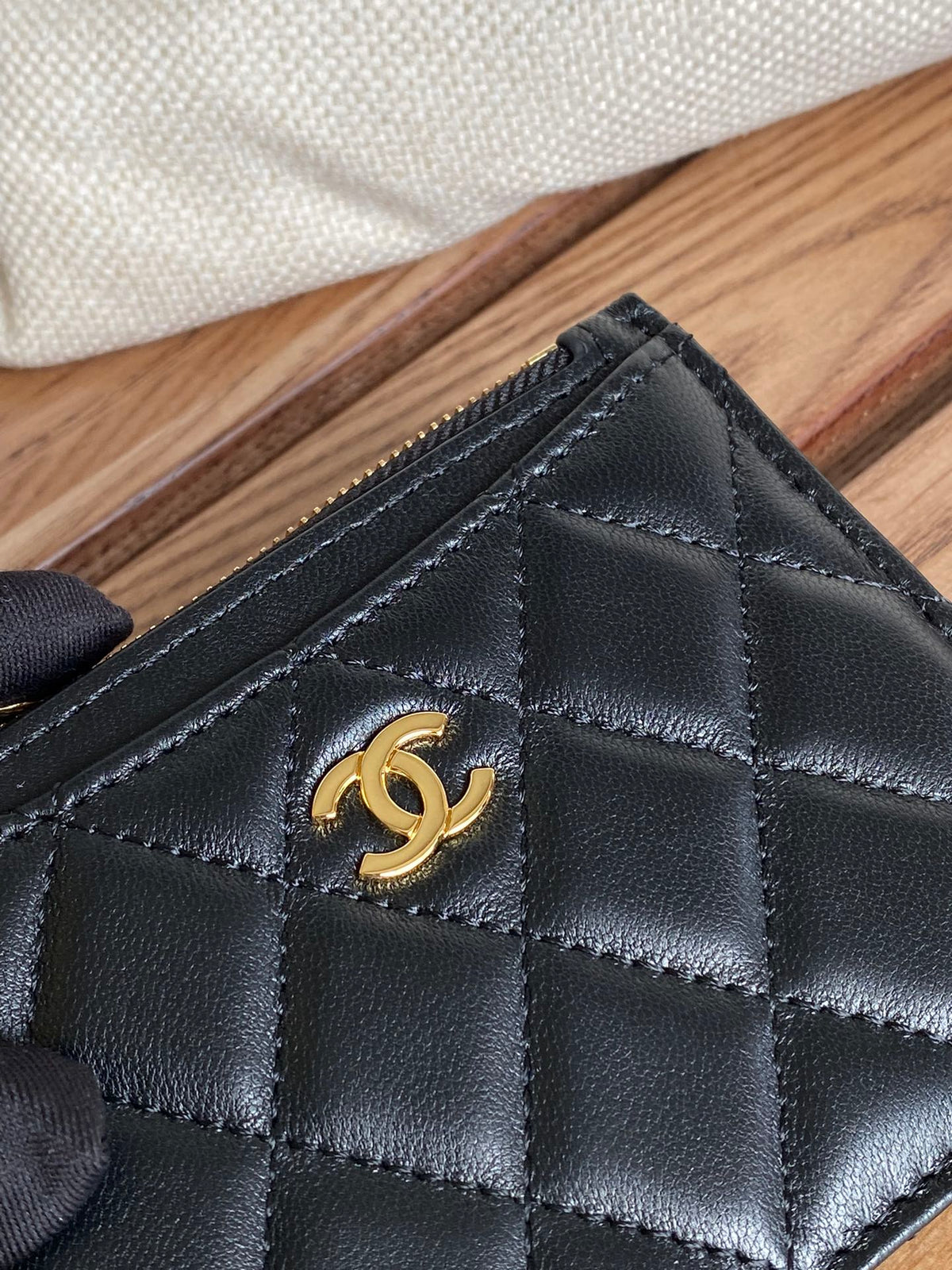 CC A84105 Coin Case Black Gold Metal Lamskin 240723